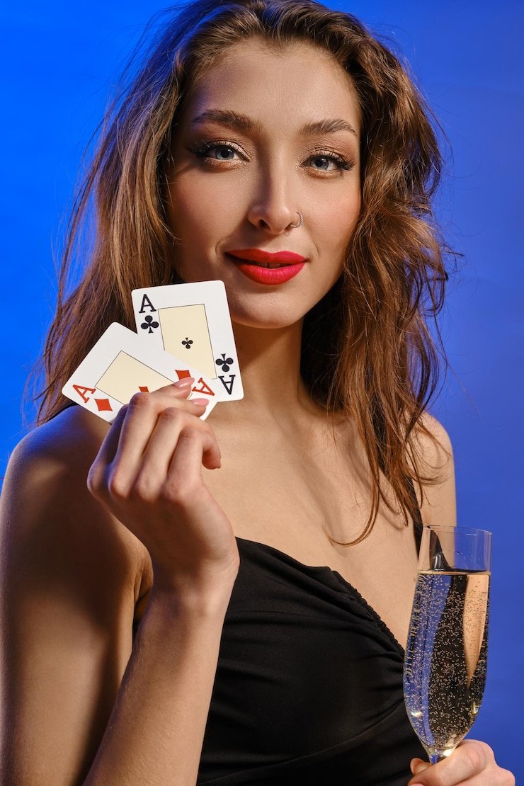Halaman detail permainan slot dengan deskripsi fitur, payout, dan tombol putar